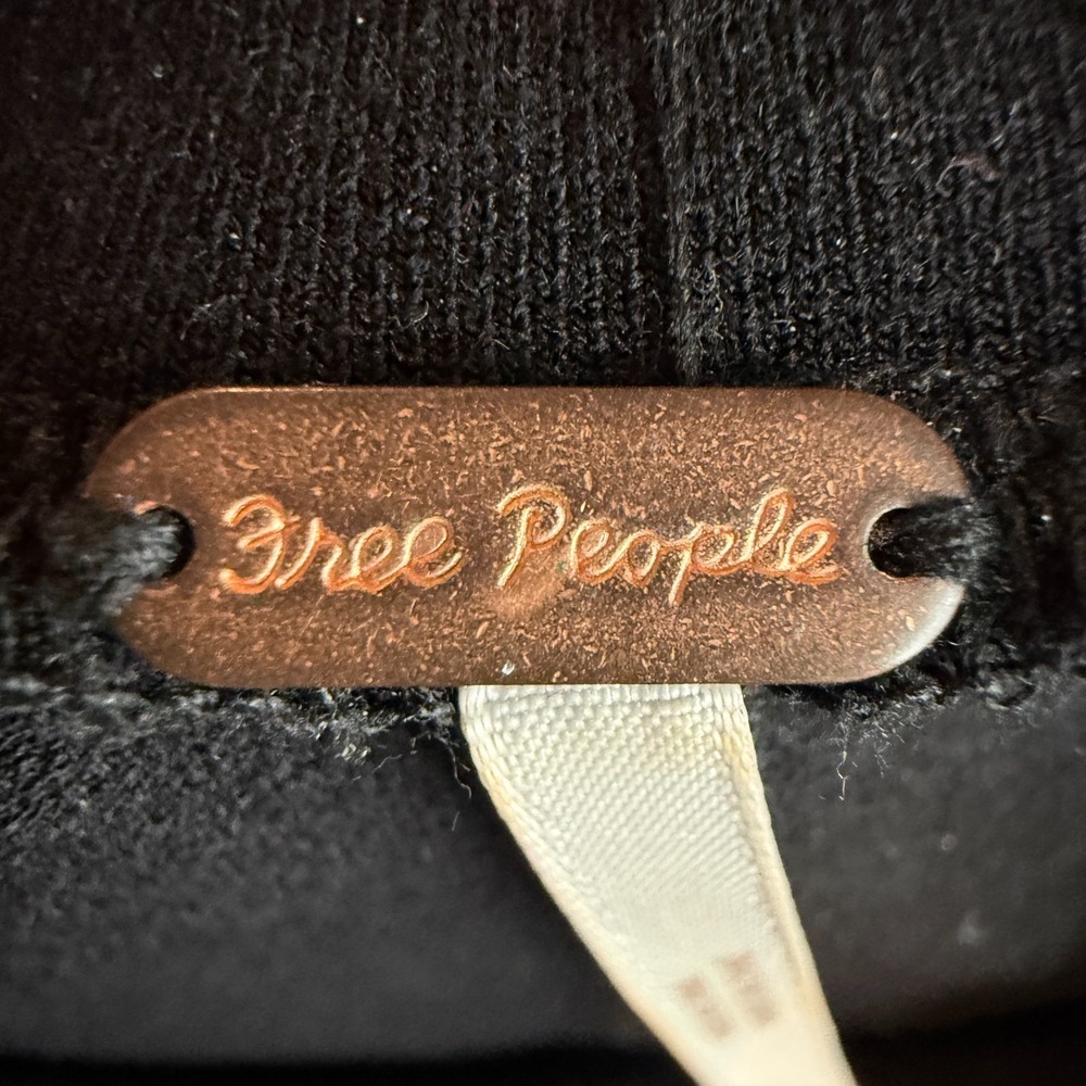 Free People‎ Womens Kimono Sleeve Embroidered Poncho Top Black Size S Boho Fairy - Picture 3 of 16